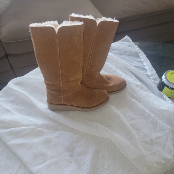 Boots - Picture 1 of 5